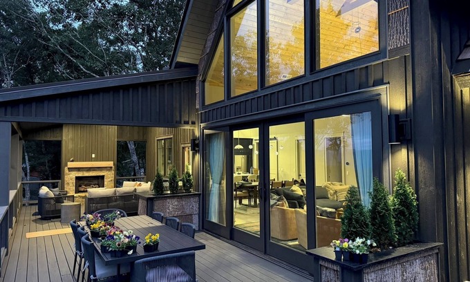 Glenville House | Biggie's Retreat - Long Range Views in Chinquapin Community, Glenville NC