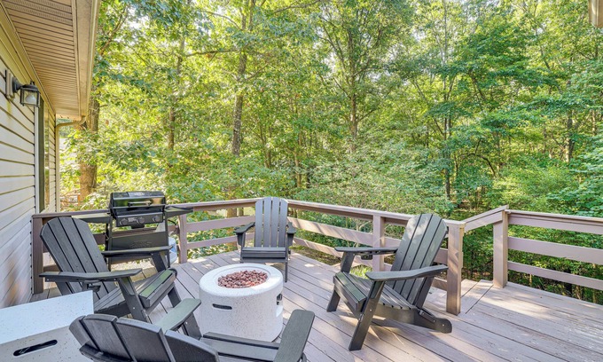Bella Vista House | Bike, Golf, Swim: Modern Bella Vista Home w/Deck!