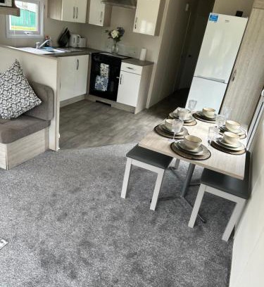 Great Houghton Resort | Billing Aquadrome holiday park - sleeps up to 7