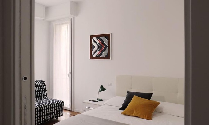 Giambellino Apartment | Bilocale Metro 4 blu Frattini - airport Linate