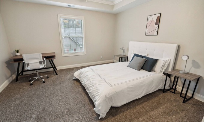 Clarksville Apartment | Biltmore Luxury 1513 #5 Townhomes l 2Bd 2 Bth