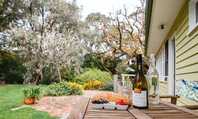 Flinders House | Bimbi of Flinders - Set in Park-like Garden