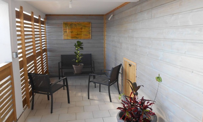 Pointe-Noire House | binbin's holiday villa + optional car rental