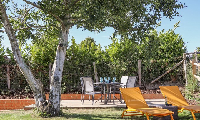 Rye Cottage | BIRCH COTTAGE, pet friendly, with a garden in Rye