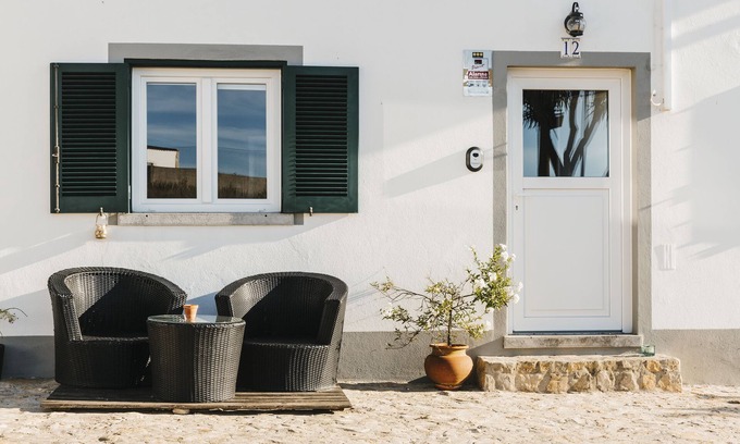 Lourinha Cottage | Bird House Minor!