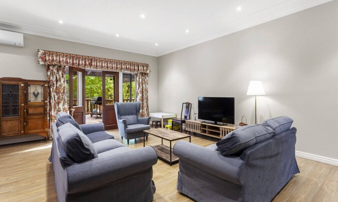 Wentworth Falls House | Birdstow – Spacious, peaceful Stay, Sleeps 10