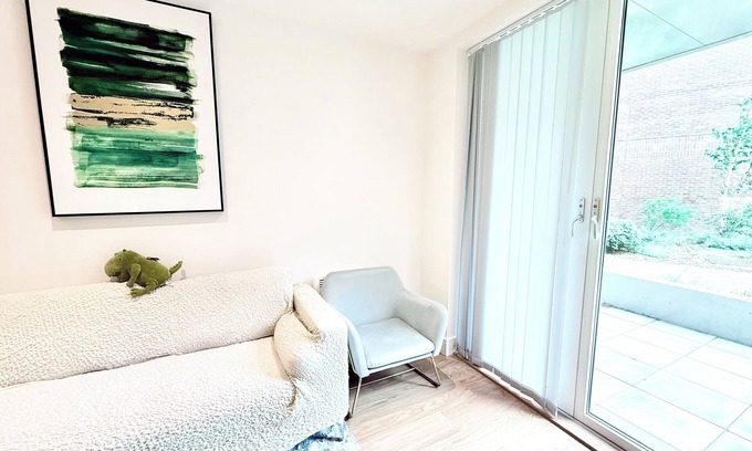 Birmingham City Centre Apartment | Birmingham Central Modern Stay at Chinese Square Free WiFi