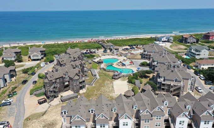Duck Condo | BIS-Duck Resort - 1BR/1BA - Great Location, Pool, and Beach!