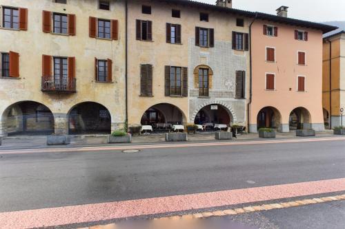 Melide Apartment | Bissone Room