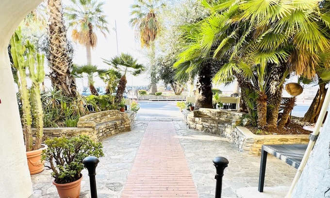 Riva Ligure Apartment | Bixio Suite - a stone's throw from the beach