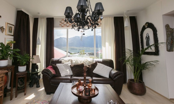 Borgarnes House | Blómasetrið Homestay