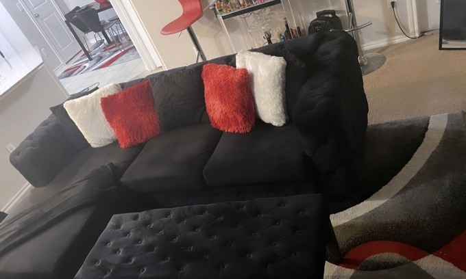 Oak Cliff Apartment | Black and Red Monroe