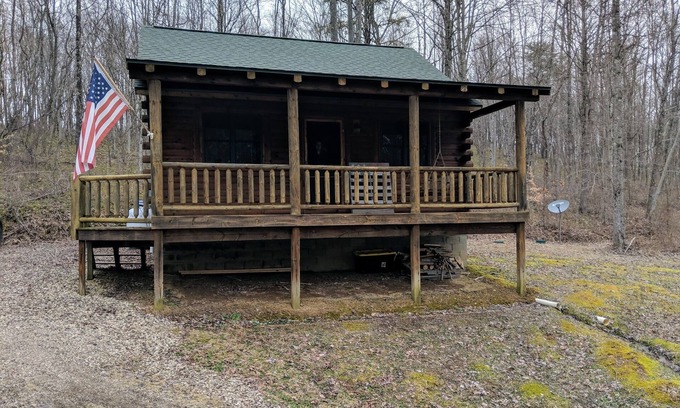 McArthur Cabin | Black Bear Retreat in Hocking Hills minutes from ash cave