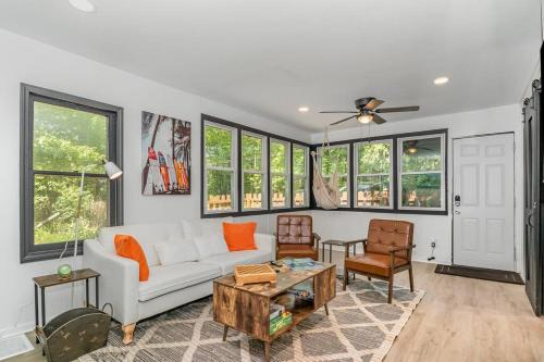 Valparaiso House | Black Cabin Getaway in Woods I Valpo