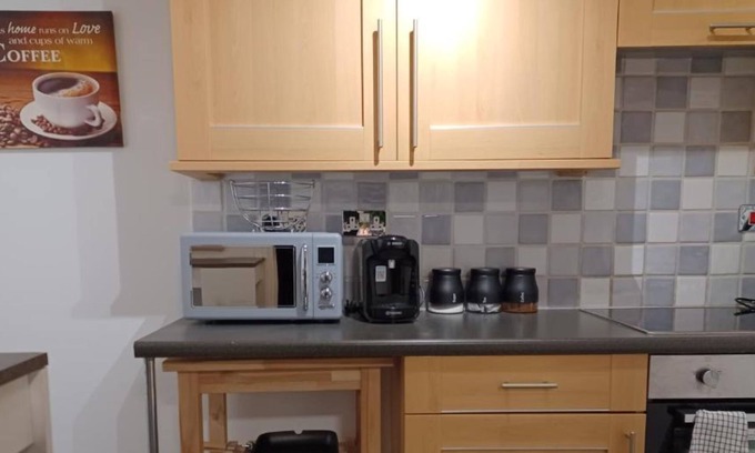 Dunstable Apartment | Black Door MALT-Huku Kwetu (Dunstable)