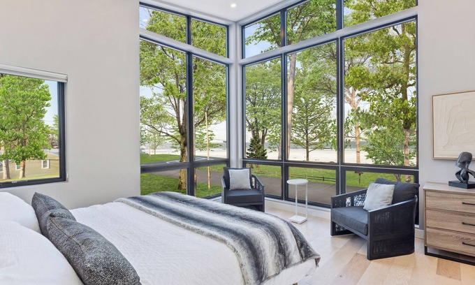 Mill Creek House | Black Pearl - New home with amazing lake views