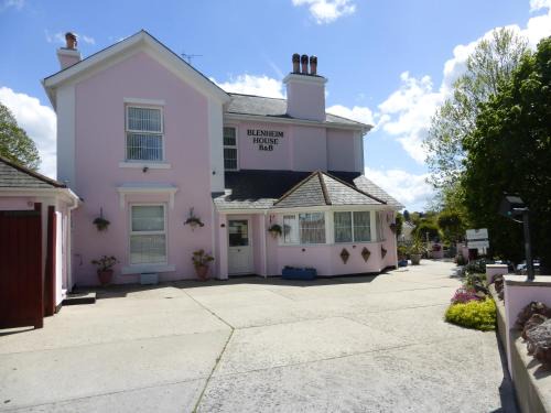 Torquay City Centre Bed & Breakfast | Blenheim House