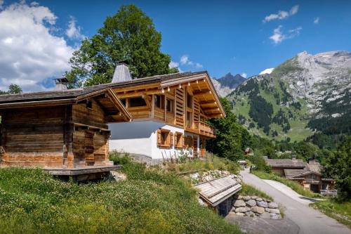 La Clusaz Ski Chalet | Bleu Infini - OVO Network