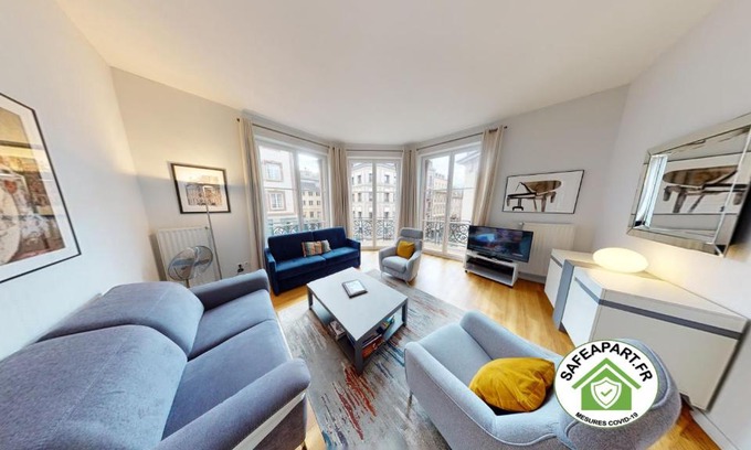 Historic Center Apartment | Bleu Mésange - 2 Bedrooms and 2 Bathrooms