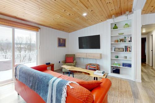 Town of Jerusalem House | Bliss on the Bluff