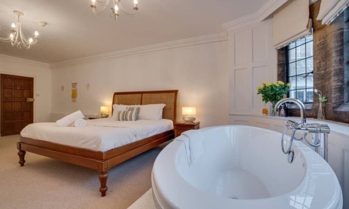 Putsborough Apartment | Bliss @ Pickwell Manor - amazing apartment in this manor house with hot tub