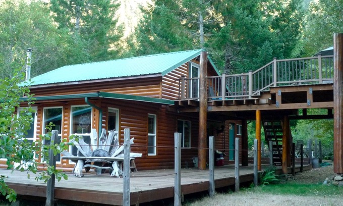 Crescent City Cabin | Bliss Place - On the Wild & Scenic Smith River