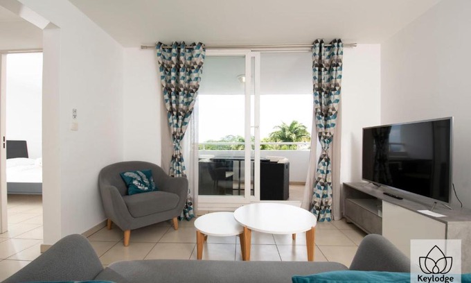 Sainte-Clotilde Apartment | Blue 3étoiles - 45m2, Rénové à 10min de l'aéroport