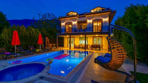 Hisaronu Villa | Blue - 4 Bedroom Holiday Villa in Hisarönü