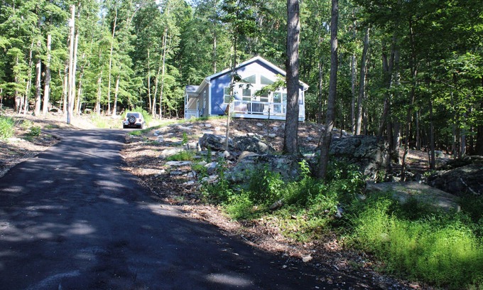 Kabletown House | Blue A Frame Minutes From Mountain Lake Club