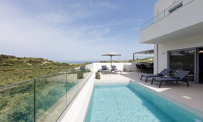 Stavromenos Villa | Blue Aura Villa, eclectic retreat with Pool & BBQ, Close to the beach