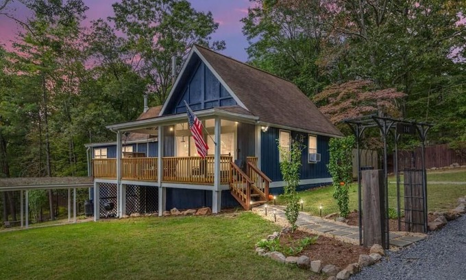 Luray Cabin | Blue Bear 4Bed Room Cabin