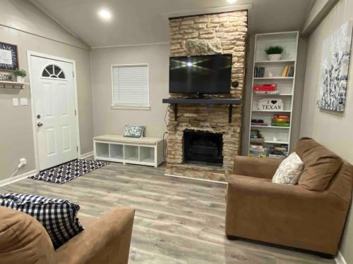 Bandera House | Blue Bird Cottage