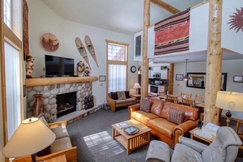 Leadville House | Blue Bucket 4B