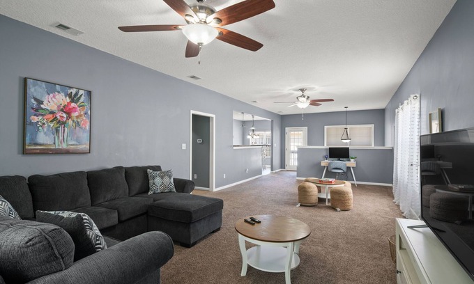 Country Club Estates House | Blue Dog Inn | 3 Bed, 2 Bath