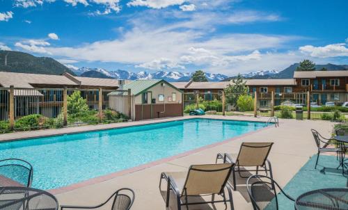 Estes Park Hotel | Blue Door Inn