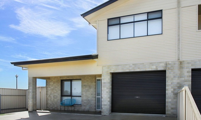 Melville House | Blue Door Retreat - Excellent Off Peak Special! Nightly rates reduced!
