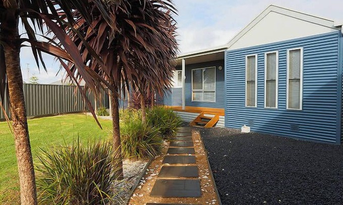 Port Macdonnell House | BLUE FIN part of BLUE FIN HOLIDAY HOMES - PET FRIENDLY & FREE WIF-FI