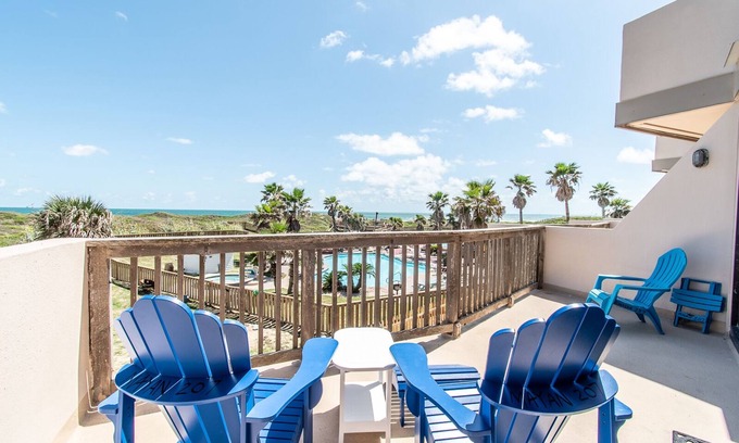 Port Aransas Condo | Blue Heat Waves:Beachfront Oasis Resort Pools, Ocean Views