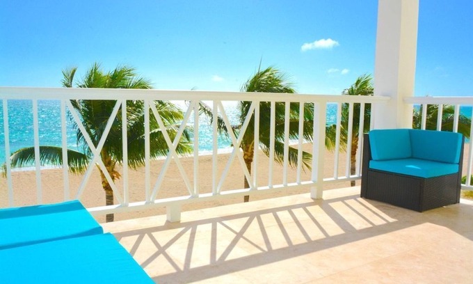 Nassau House | Blue Horizon Villa - Beachfront Villa, Gated Community