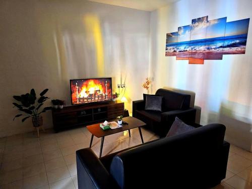 Kampar House | Blue House Kampar 3BR Family Suite-Kids Playroom Near UTAR