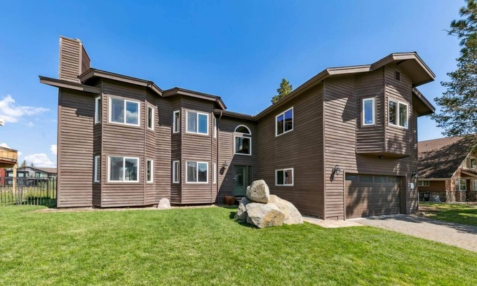 Tahoe Keys House | Blue Majestic: Tahoe Keys Waterfront 5BR Lake Tahoe Rental