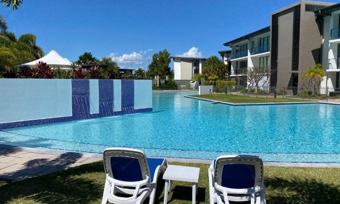 Nelly Bay Hotel | Blue on Blue Studio Room 1272