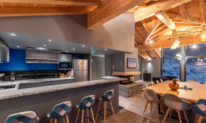 Peisey-Nancroix Ski Chalet | Blue River lux Chalet