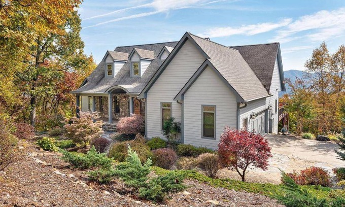 Black Mountain House | Blue Summit