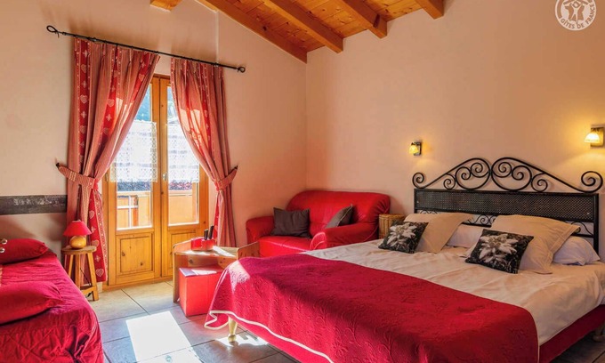 Landry House | BLUE THISTLE - ROCK THISTLE