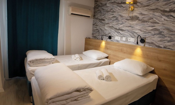 Burhaniye Bed & Breakfast | Blue Topas Otel