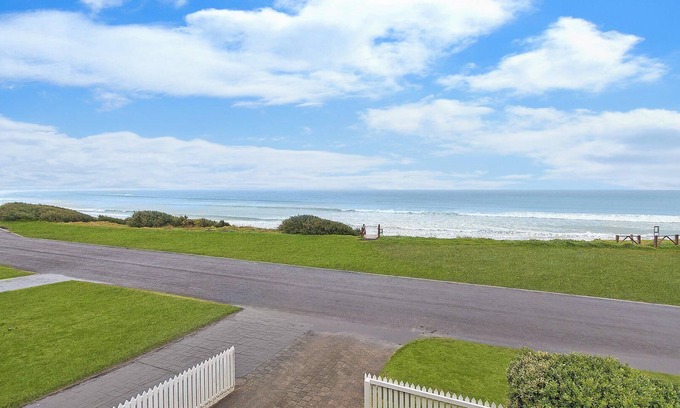 Port Fairy House | Blue Vista - 180 degree Ocean Views