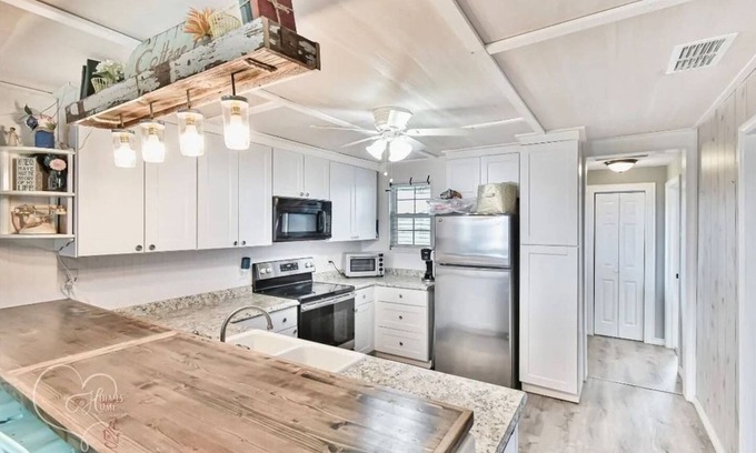 Abilene House | Blue Willow Country Cottage!