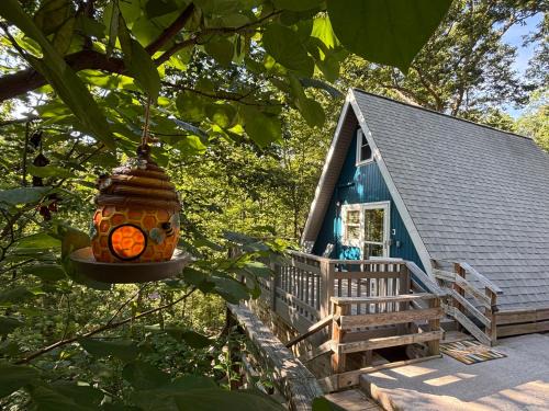 Mount Jackson House | Bluebird Cabin - Cozy A-Frame Retreat