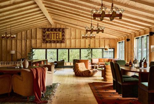 Stowe Area Hotel | Bluebird Cady Hill Lodge